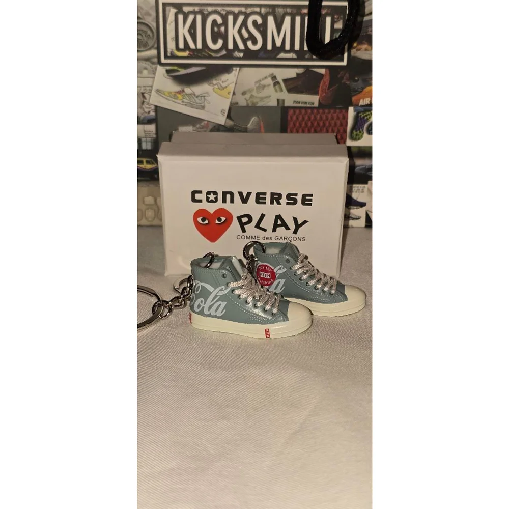 Unisex Gray and White Keychain Set with Boc and Bag One Size